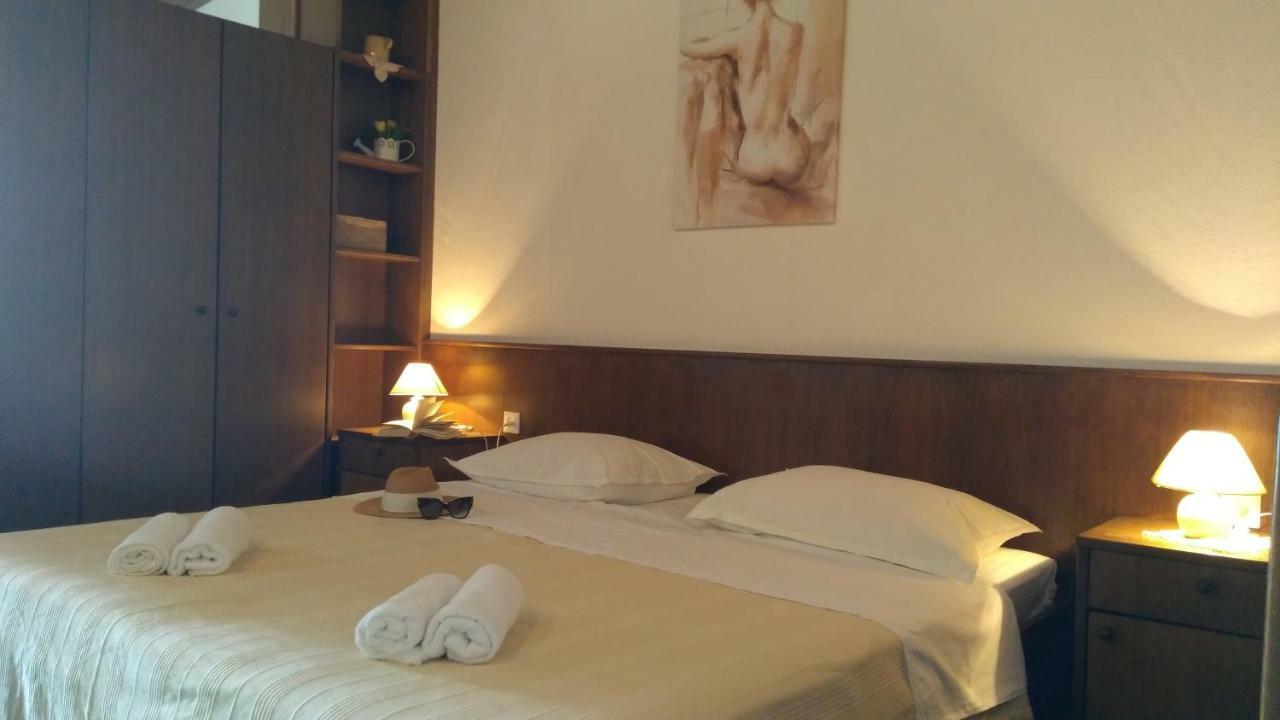 House Nede Medic Hotel Brela Buitenkant foto