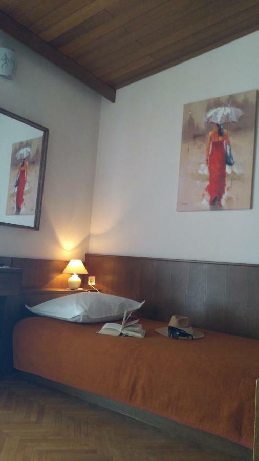 House Nede Medic Hotel Brela Buitenkant foto